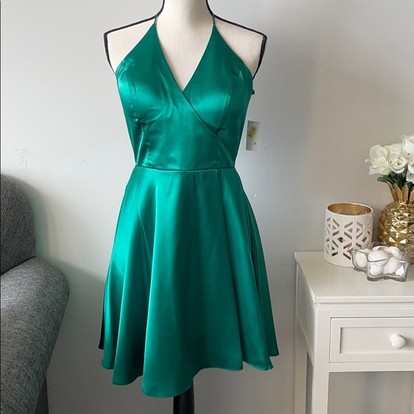 Blondie Nites Green V Neck Halter Style Fit and Flare Dress 7 Small - Picture 10 of 10